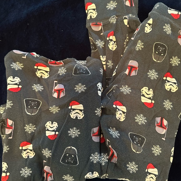 GAP x Star Wars Holiday Pajama Set (Size 10) - Picture 5 of 6